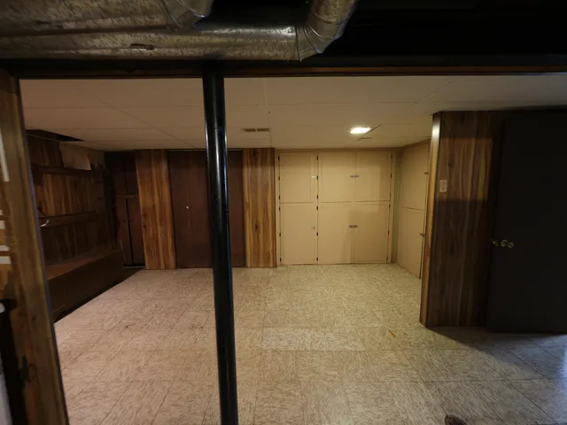 $2,000 | 15935 Foch Street, Livonia, MI 48154