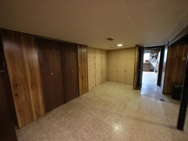 $2,000 | 15935 Foch Street, Livonia, MI 48154