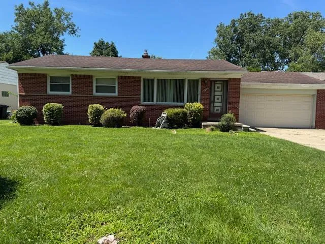 $2,000 | 15935 Foch Street, Livonia, MI 48154