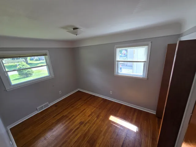 $2,000 | 15935 Foch Street, Livonia, MI 48154