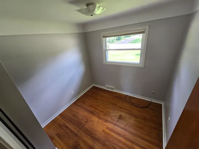 $2,000 | 15935 Foch Street, Livonia, MI 48154