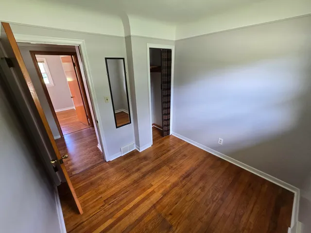 $2,000 | 15935 Foch Street, Livonia, MI 48154