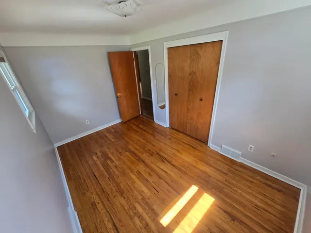 $2,000 | 15935 Foch Street, Livonia, MI 48154