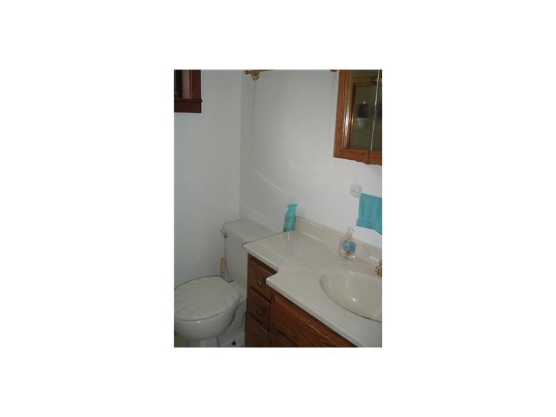 342 Leslie Road Valencia, PA 16059 - Photo 7 of 7 Full Bath.