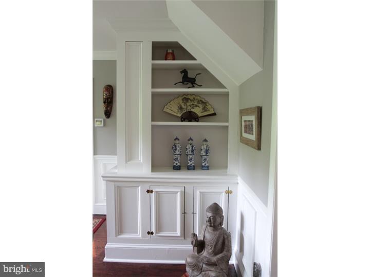 317 Hilltop Road Paoli, PA 19301 - Photo 4 of 20