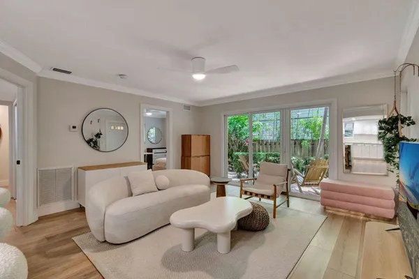 $3,500 | 49 Southeast 7th Avenue, Unit 2, Delray Beach, FL 33483