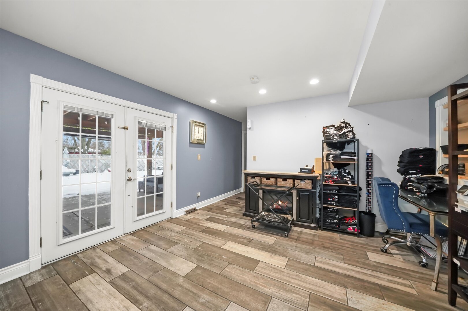 17702 Bernadine Street Lansing, IL 60438 - Photo 26 of 41 a view of a room with gym equipment
