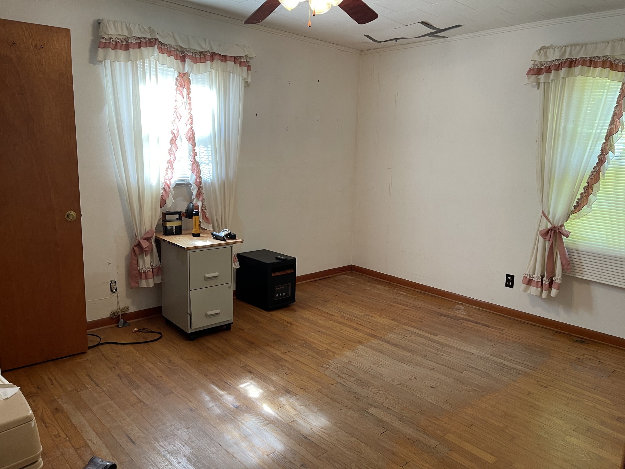 2217 Lemont And Yates Mountain Road Spencer, TN 38585 - Photo 30 of 36 a view of a room with wooden floor staircase and windows