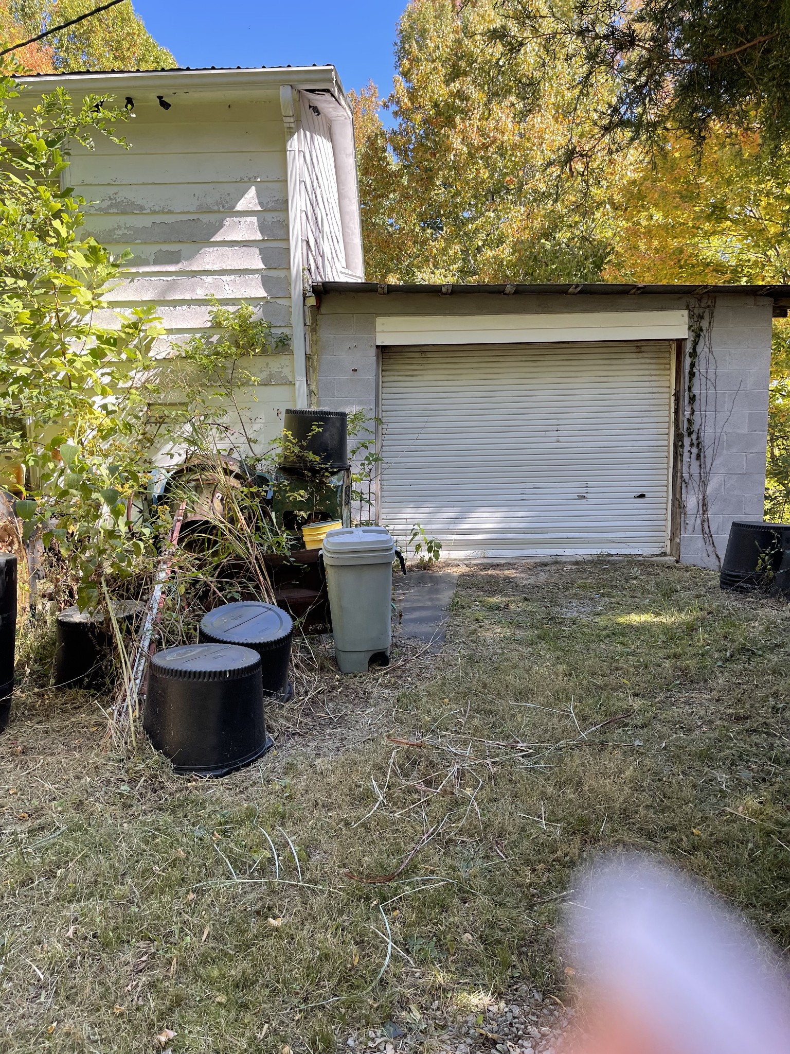 2217 Lemont And Yates Mountain Road Spencer, TN 38585 - Photo 34 of 36 a view of a backyard of the house with a patio