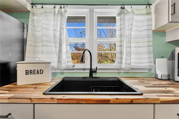 $319,900 | 631 Winston Way, West Union, SC 29696