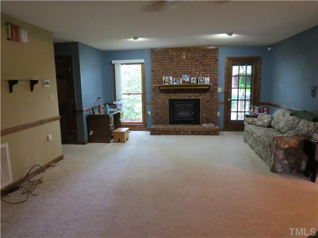 571 Lee Road, Unit B Clayton, NC 27520 - Photo 10 of 25 Family Room