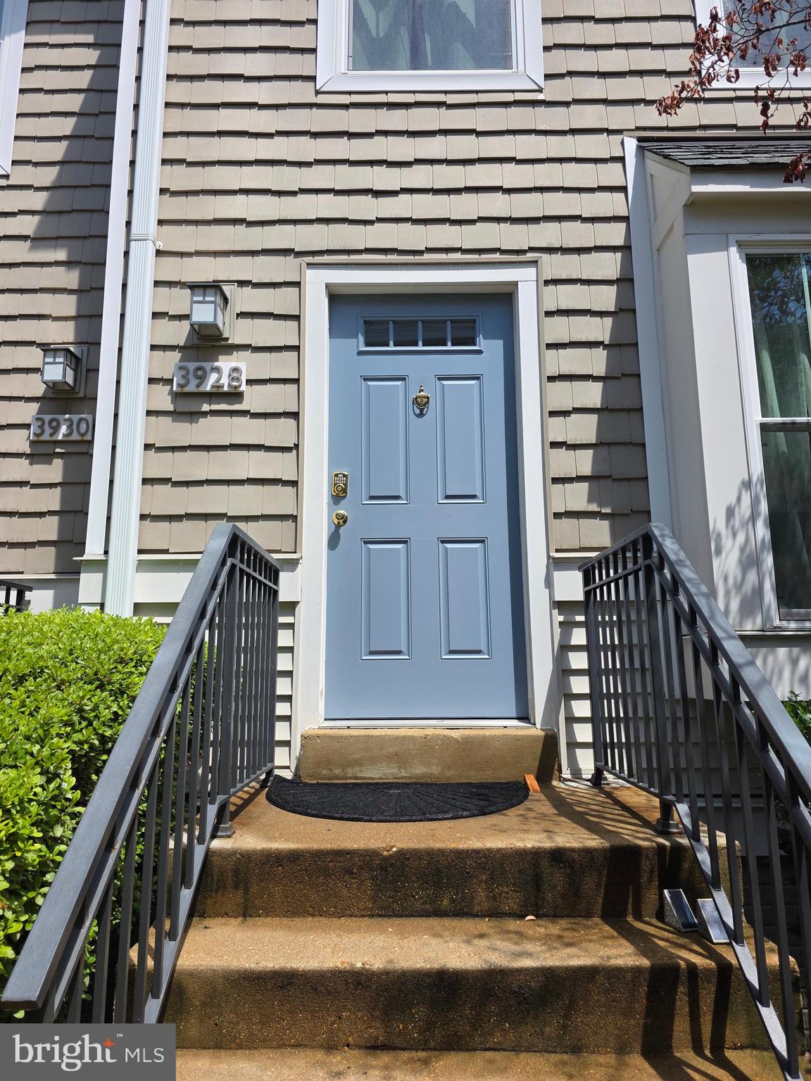3928 9th Road South Arlington, VA 22204 - Photo 1 of 28 Gallery Image 1