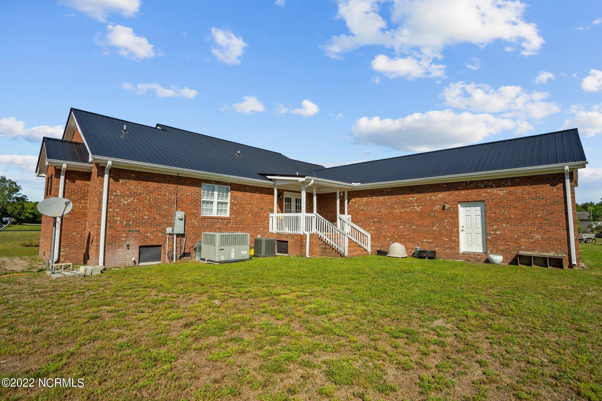 3032 Highway 50 Beulaville, NC 28518 - Photo 32 of 43 9-web-or-mls-DSC04428