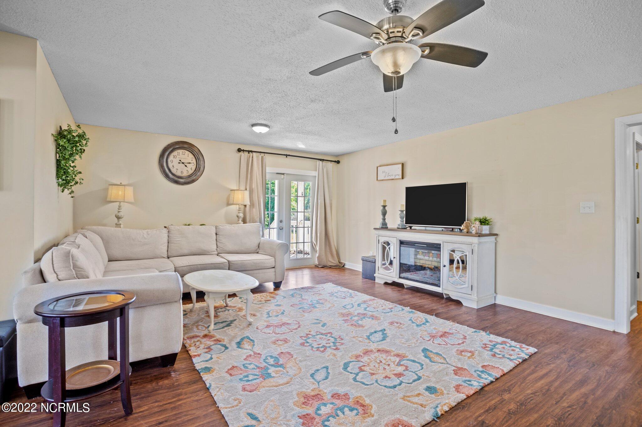 3032 Highway 50 Beulaville, NC 28518 - Photo 7 of 43 44-web-or-mls-DSC04408