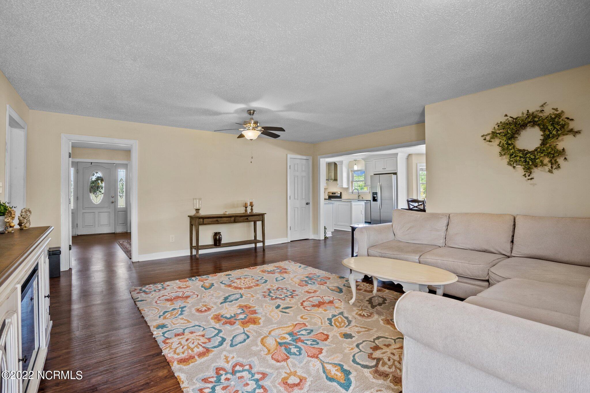 3032 Highway 50 Beulaville, NC 28518 - Photo 8 of 43 45-web-or-mls-DSC04416