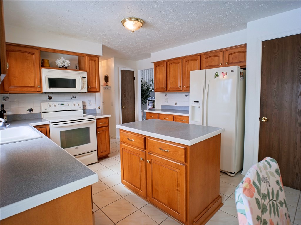 3 Freshfield Rise Perinton, NY 14450 - Photo 14 of 35