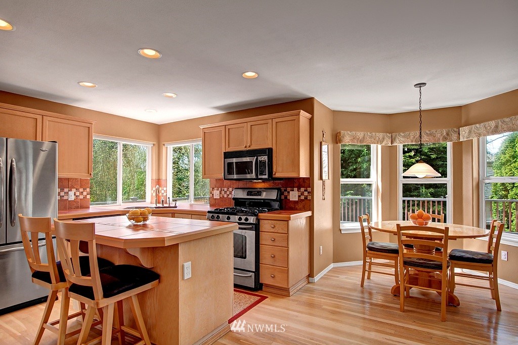 2501 Kennewick Place Northeast Renton, WA 98056 - Photo 5 of 18