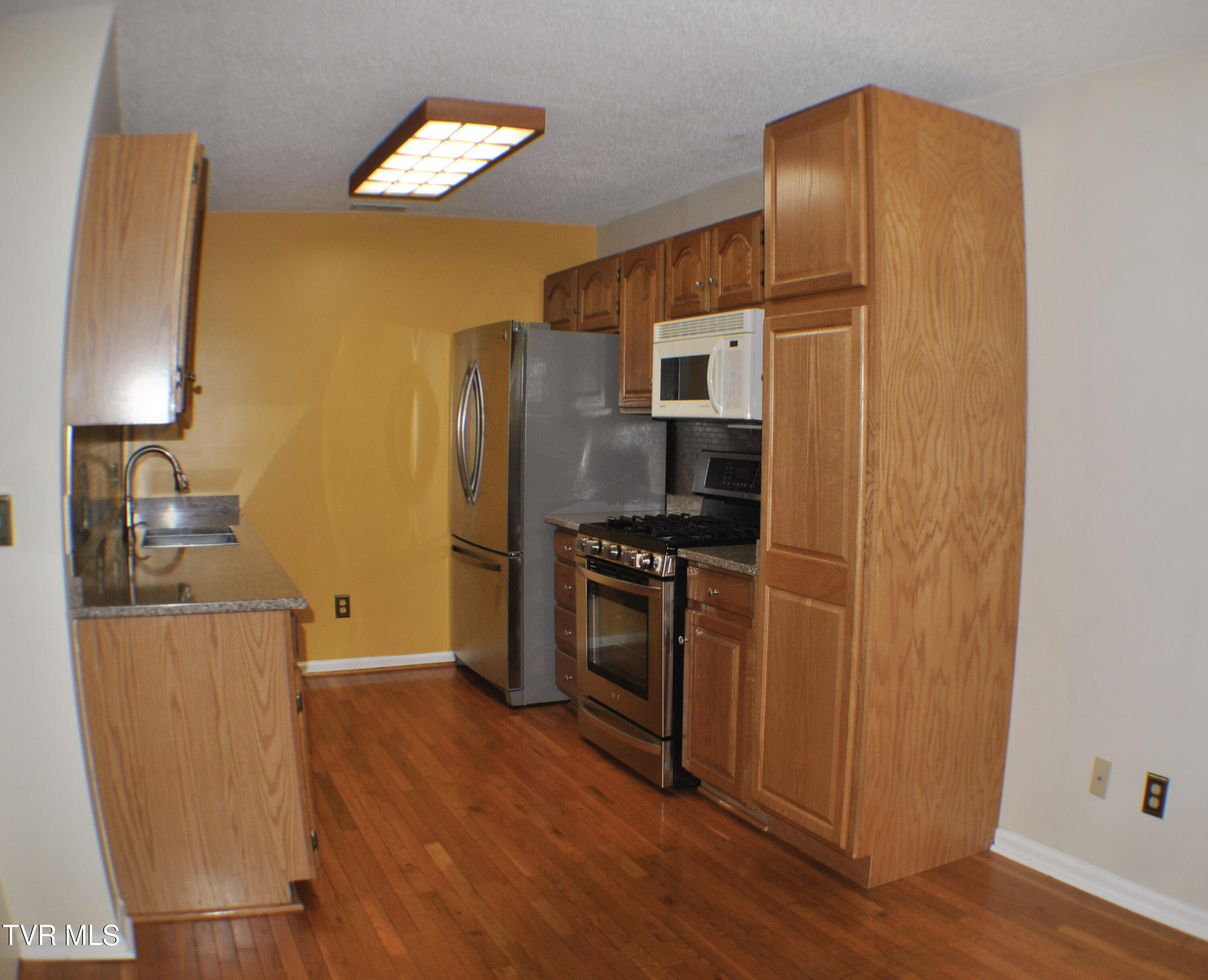 2700 Indian Ridge Road, Unit 23 Johnson City, TN 37604 - Photo 11 of 31 Kitchen