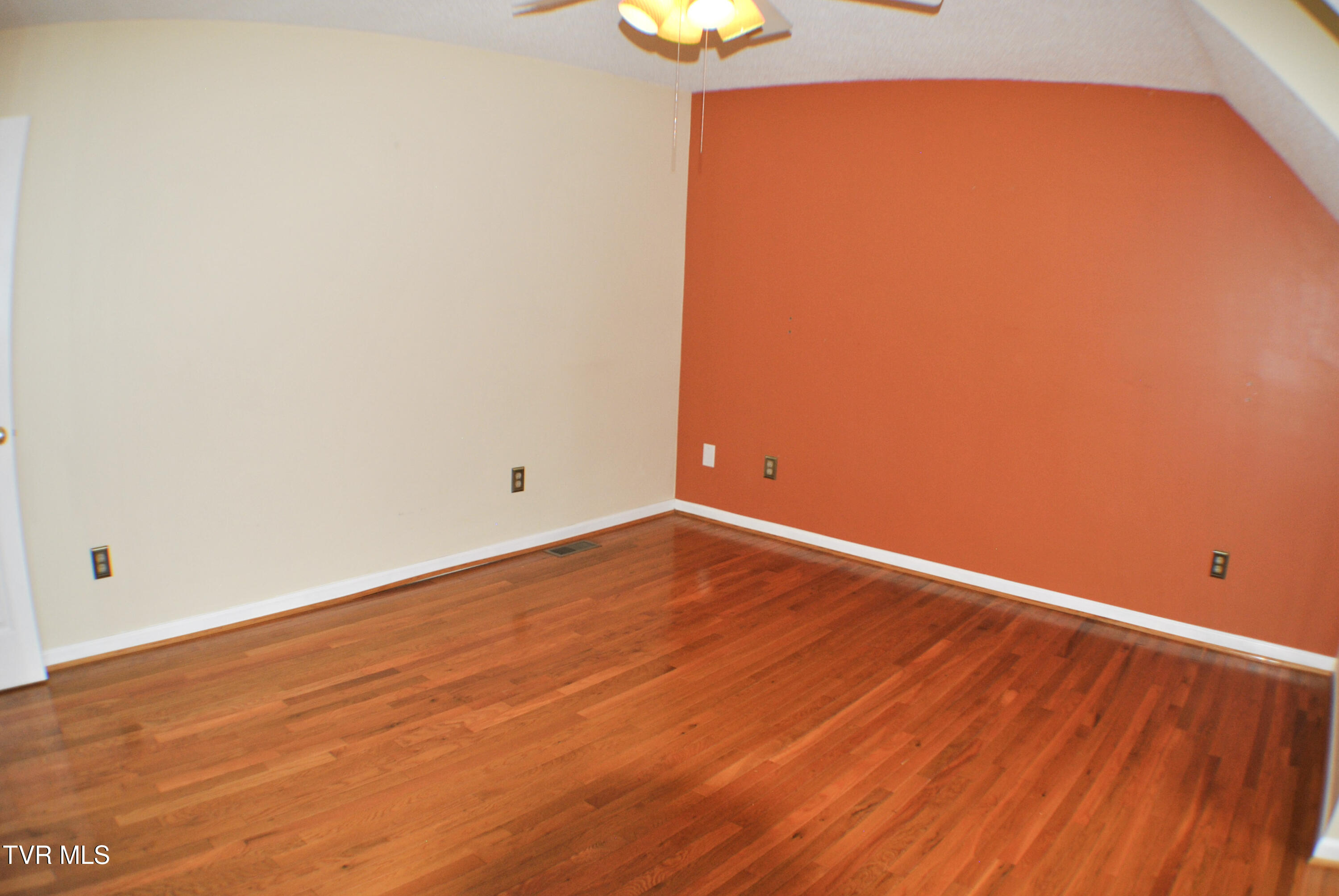 2700 Indian Ridge Road, Unit 23 Johnson City, TN 37604 - Photo 20 of 31 Bedroom 1
