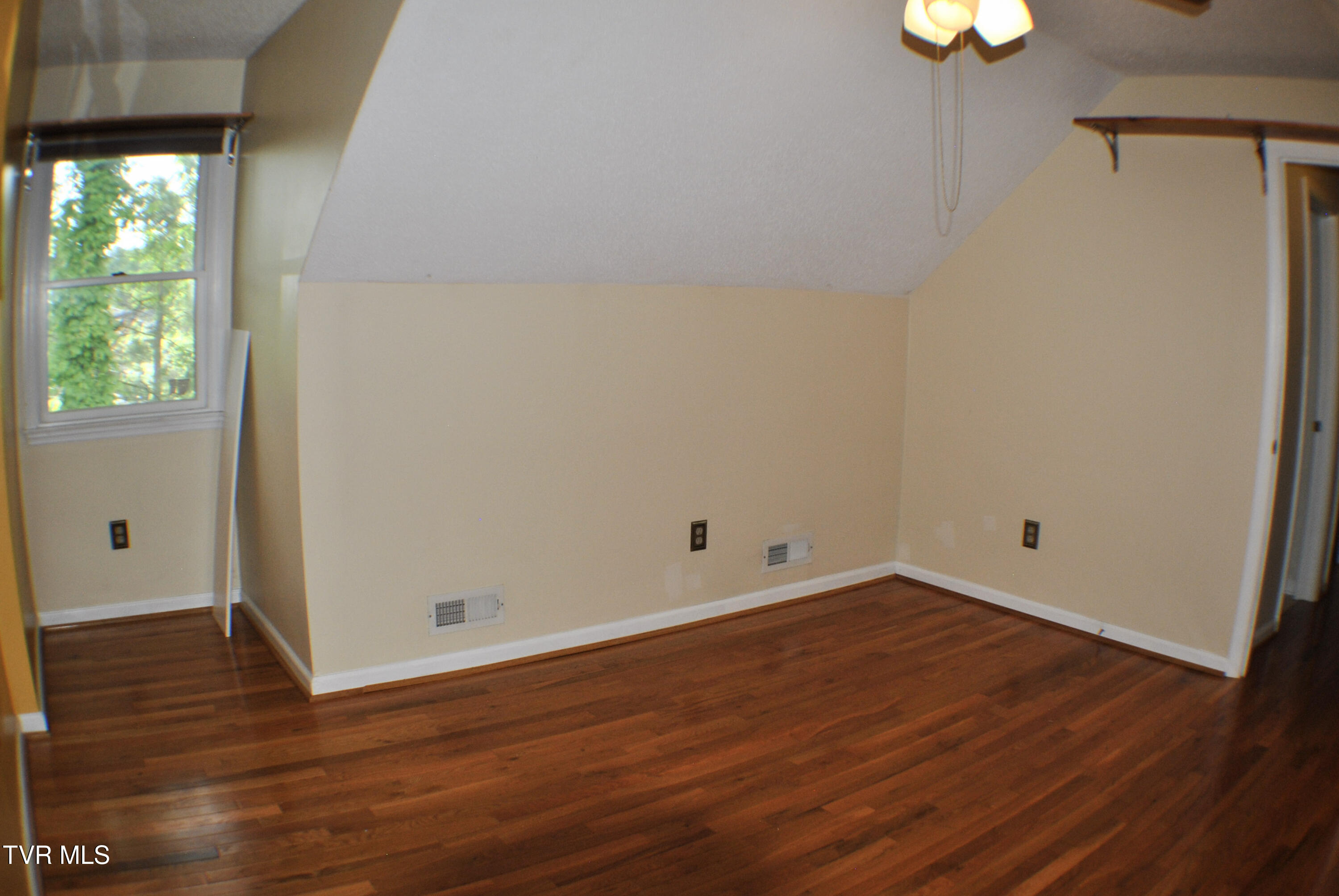 2700 Indian Ridge Road, Unit 23 Johnson City, TN 37604 - Photo 23 of 31 Bedroom 2