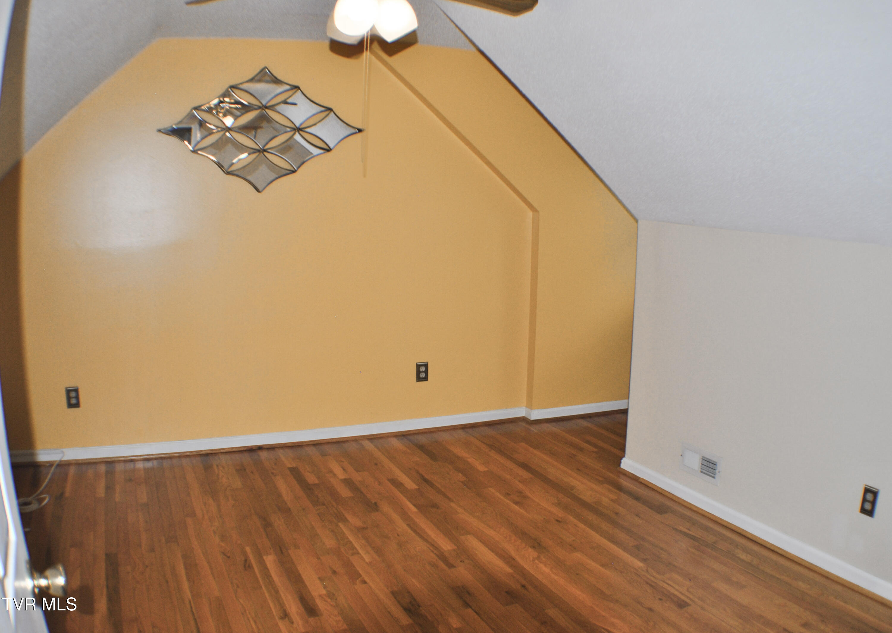 2700 Indian Ridge Road, Unit 23 Johnson City, TN 37604 - Photo 25 of 31 Bedroom 3 Upstairs