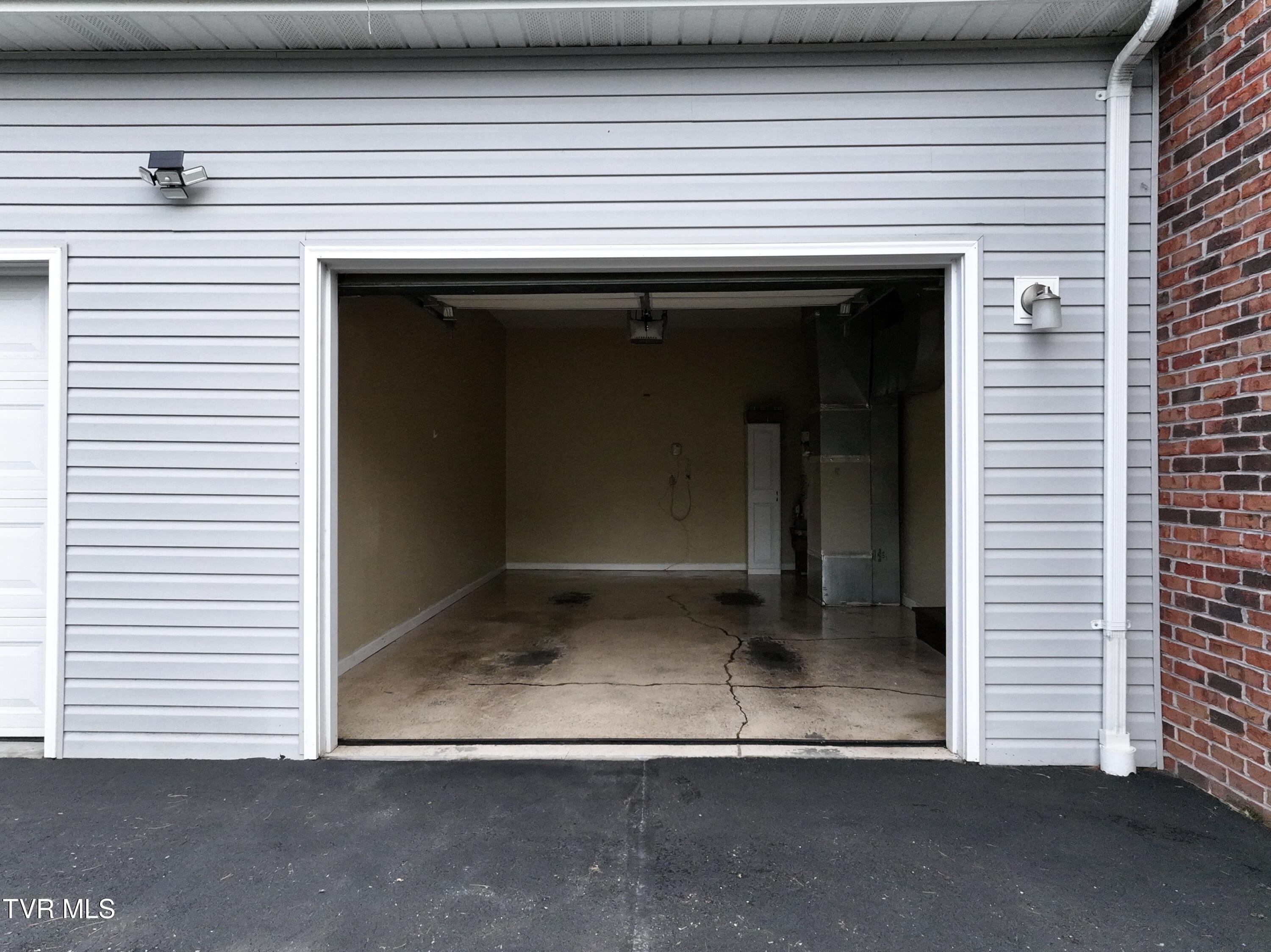 2700 Indian Ridge Road, Unit 23 Johnson City, TN 37604 - Photo 30 of 31 Garage