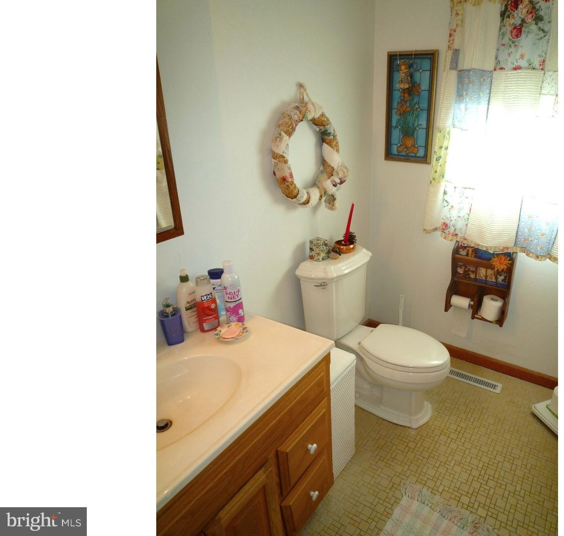 11 Freeport Road New Castle, DE 19720 - Photo 11 of 22 Bathroom