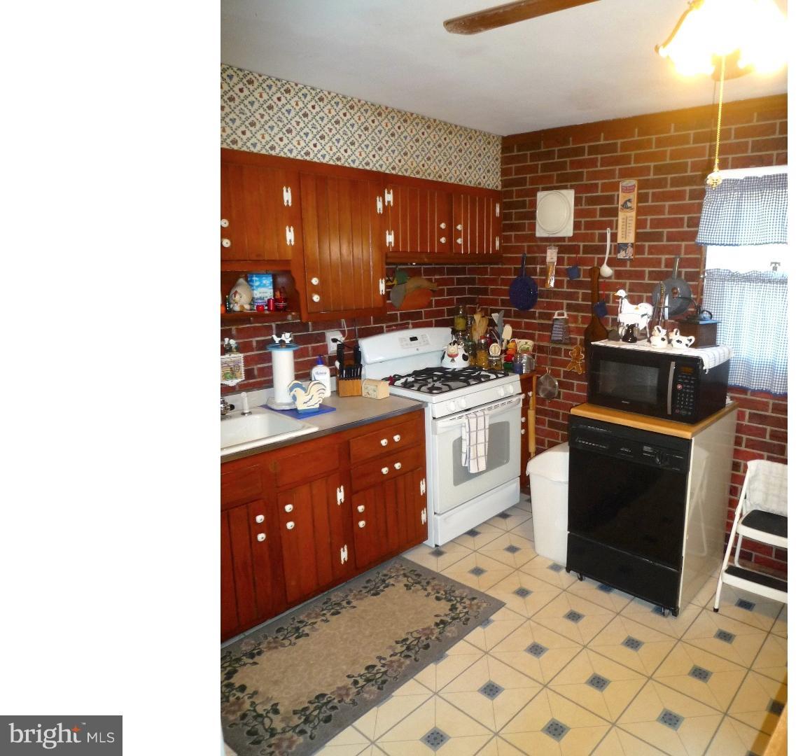 11 Freeport Road New Castle, DE 19720 - Photo 8 of 22 Kitchen