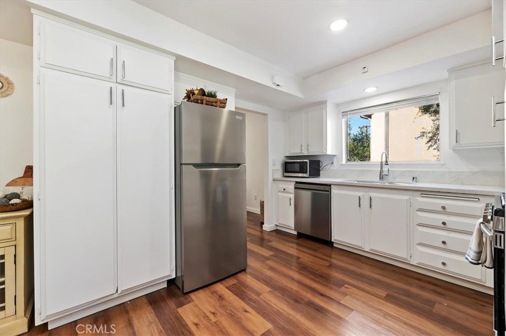 770 Libby Drive Riverside, CA 92507 - Photo 14 of 41 Kitchen