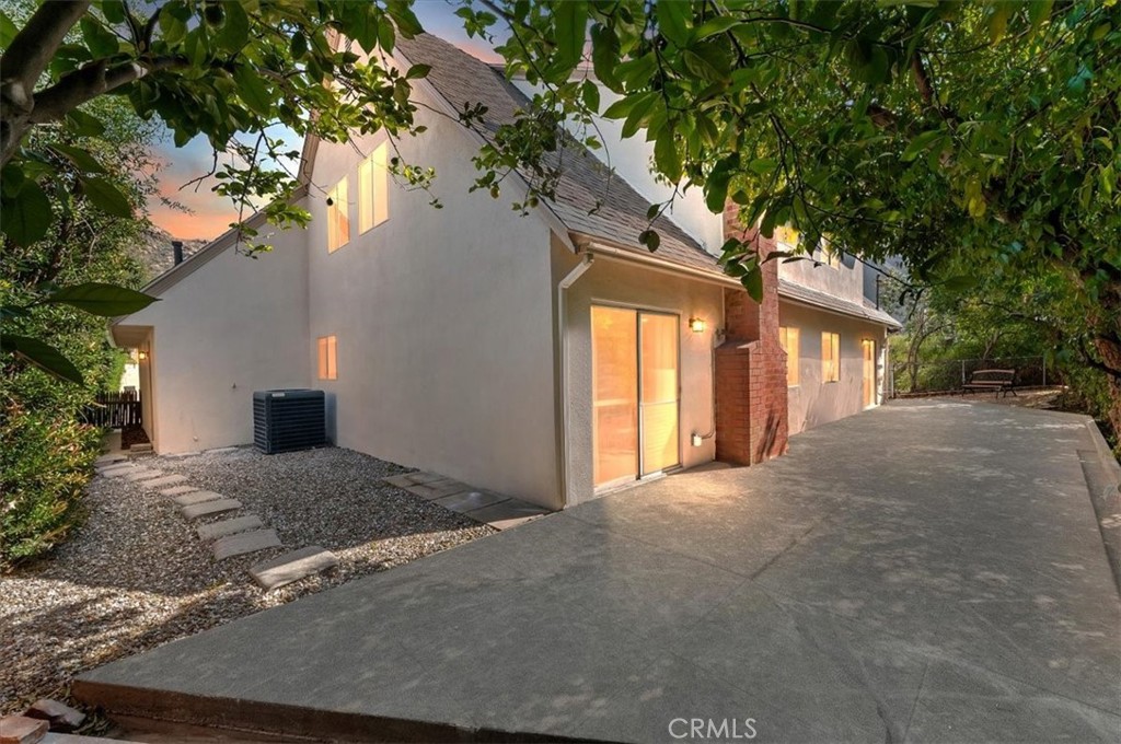 770 Libby Drive Riverside, CA 92507 - Photo 3 of 41 Backyard Twilight