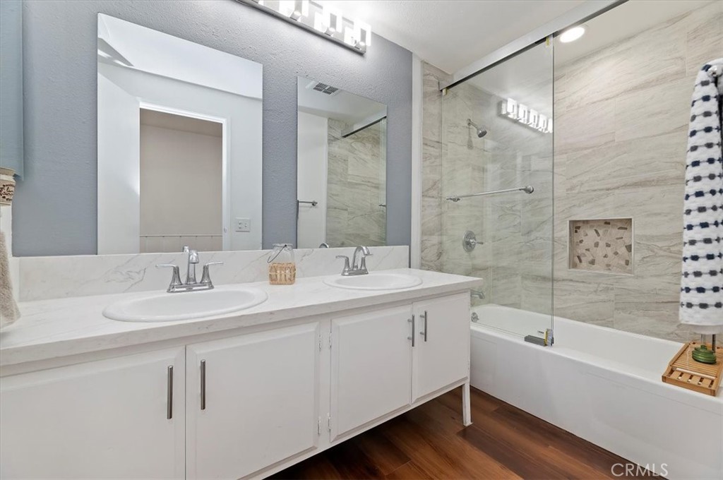 770 Libby Drive Riverside, CA 92507 - Photo 33 of 41 3rd Bathroom