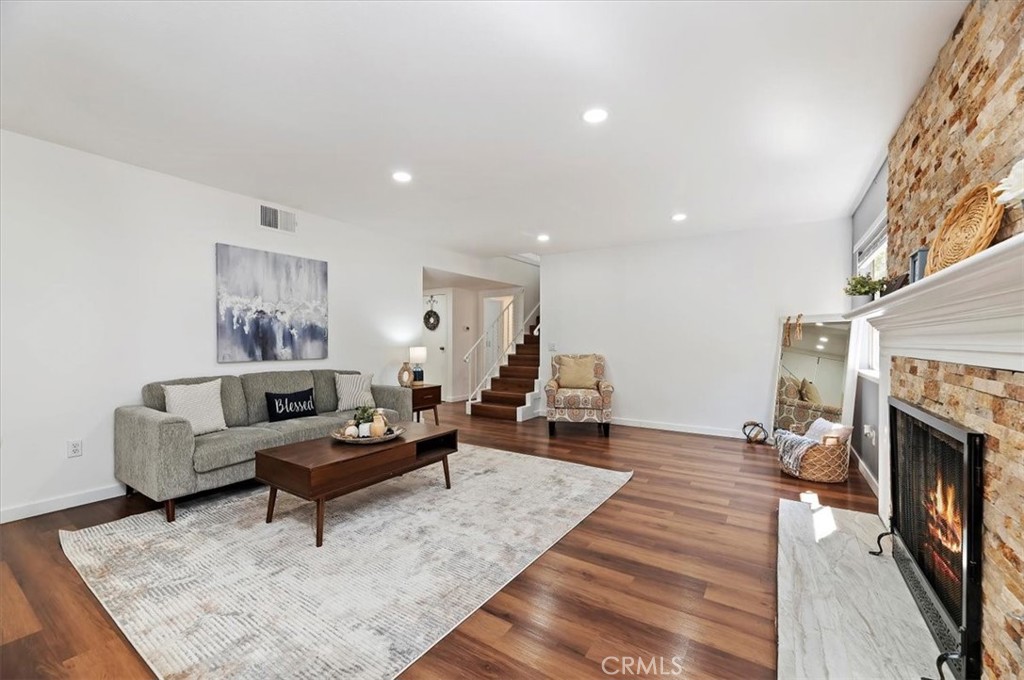 770 Libby Drive Riverside, CA 92507 - Photo 10 of 41 Living Room