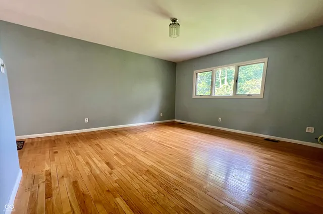 $197,000 | 3023 Fairlawn Drive, Columbus, IN 47203