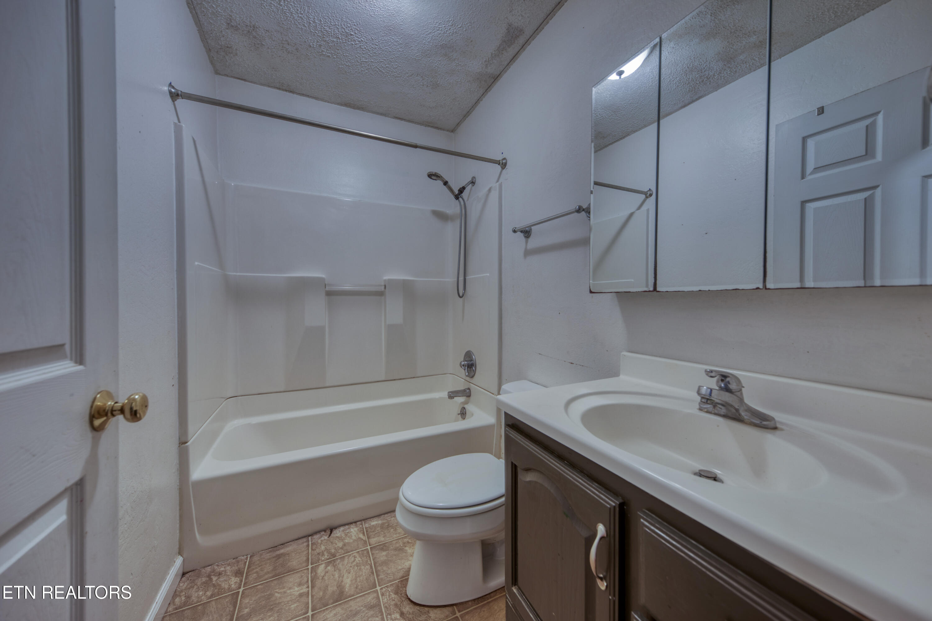 307 Anglers Cove Road Kingston, TN 37763 - Photo 29 of 44 0H3A9546_30_Original