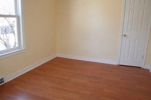 481 Addison Street Elgin, IL 60120 - Photo 6 of 16 Gallery Image 6