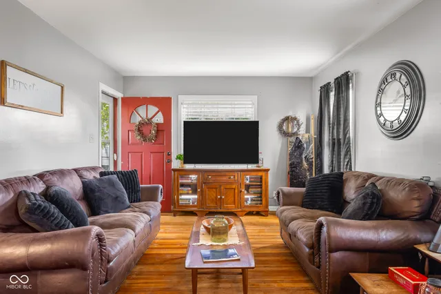 $179,900 | 1302 Court Street, Columbus, IN 47201