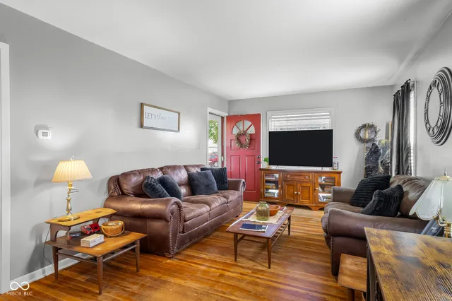 $179,900 | 1302 Court Street, Columbus, IN 47201