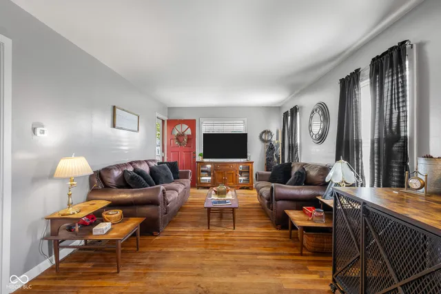 $179,900 | 1302 Court Street, Columbus, IN 47201