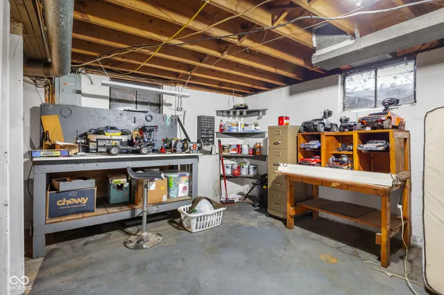 $179,900 | 1302 Court Street, Columbus, IN 47201