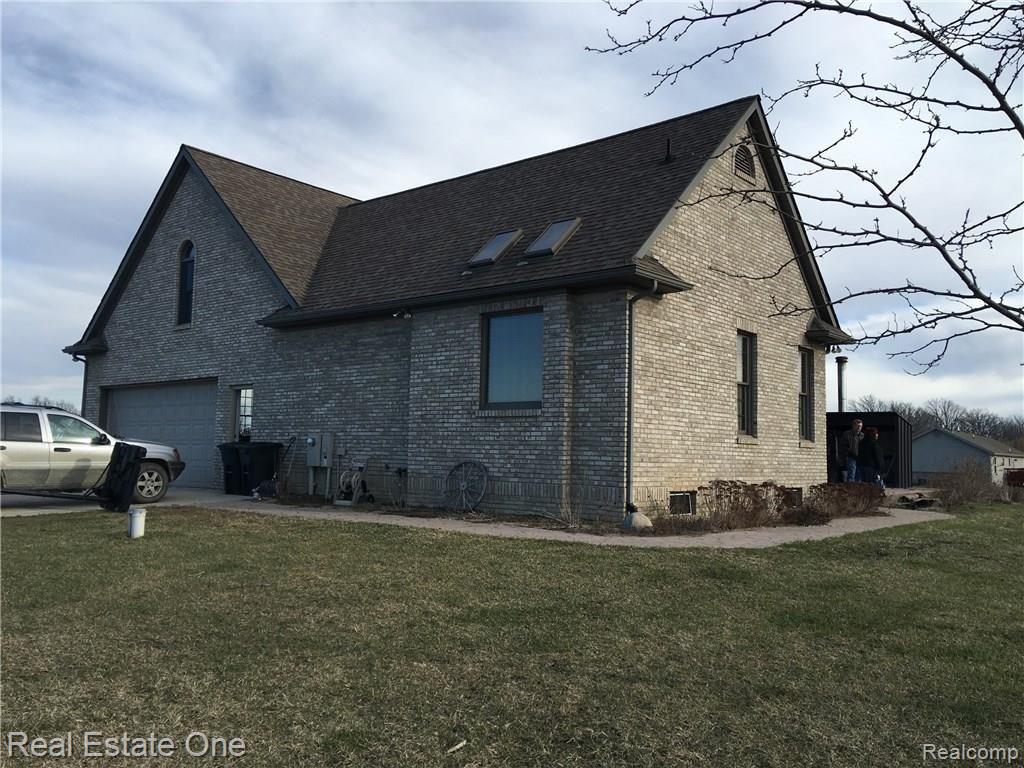 5323 Martin Road Capac, MI 48014 - Photo 18 of 19 SIDE ENTRY GARAGE.jpg