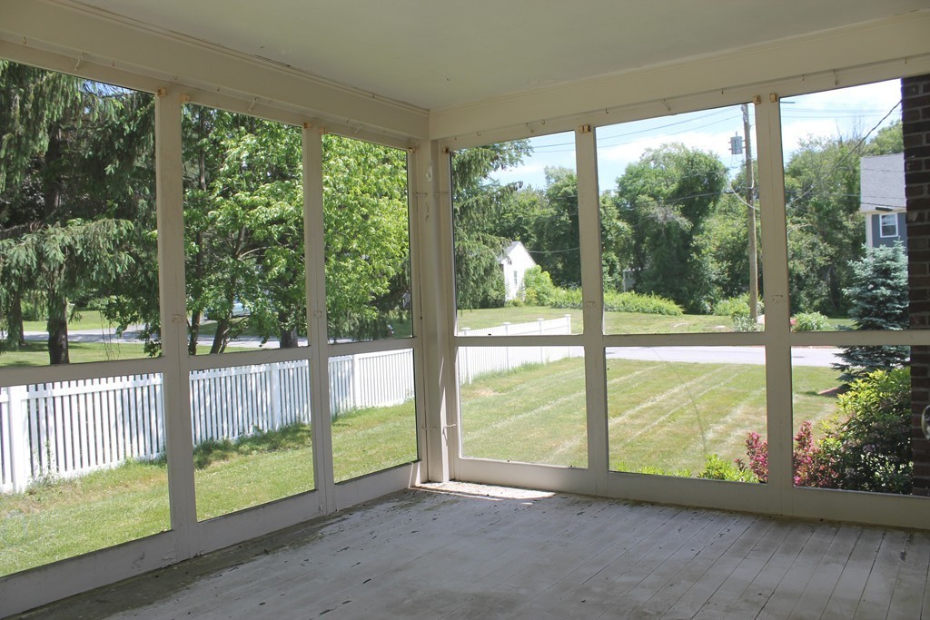 7 MacIntosh Road Bedford, MA 01730 - Photo 12 of 30