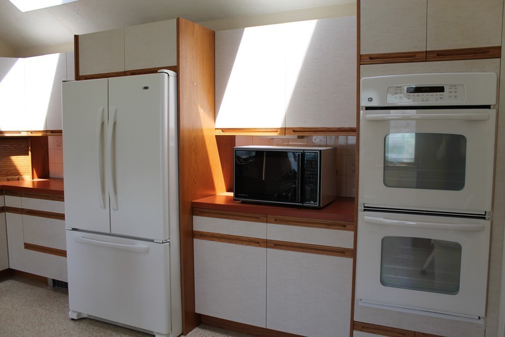 7 MacIntosh Road Bedford, MA 01730 - Photo 14 of 30