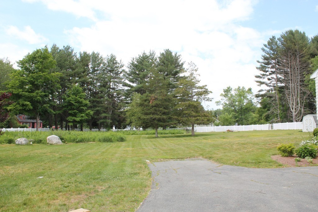 7 MacIntosh Road Bedford, MA 01730 - Photo 6 of 30
