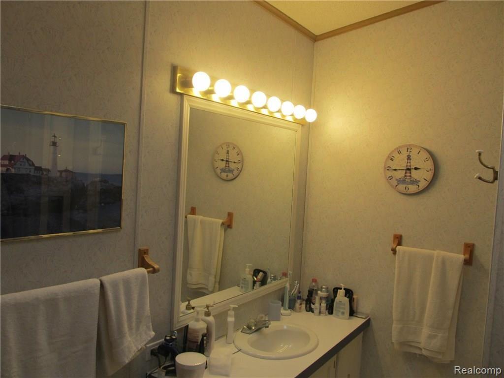 9555 Holland Road Taylor, MI 48180 - Photo 28 of 41 Gallery Image 28