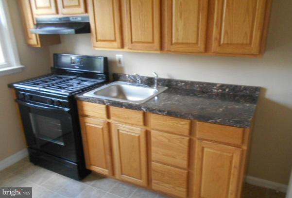 2066 Jasmine Road Baltimore, MD 21222 - Photo 2 of 12 Kitchen