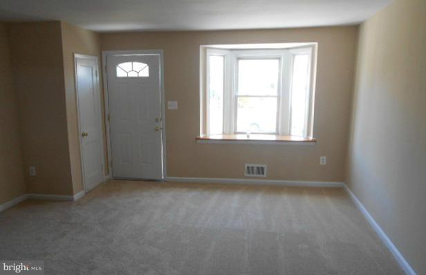 2066 Jasmine Road Baltimore, MD 21222 - Photo 3 of 12 Living Room