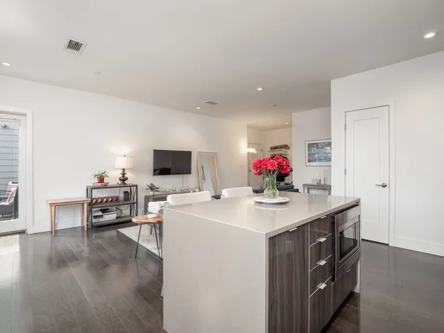 $4,500 | 2 West Sixth Street, Unit 306, Boston, MA 02127