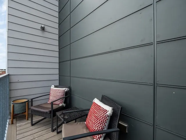 $4,500 | 2 West Sixth Street, Unit 306, Boston, MA 02127