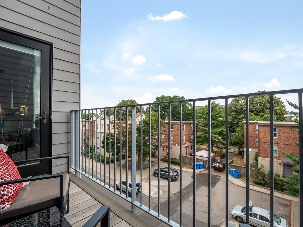 2 West Sixth Street, Unit 306 Boston, MA 02127 - Photo 4 of 40