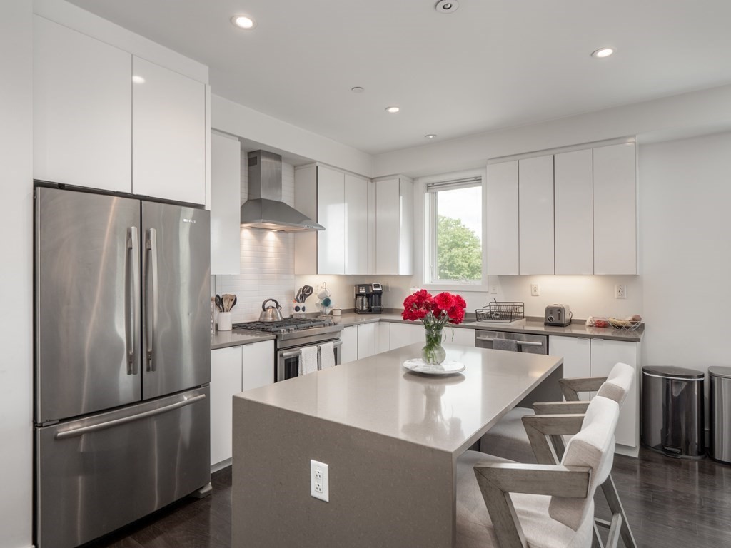 2 West Sixth Street, Unit 306 Boston, MA 02127 - Photo 9 of 40